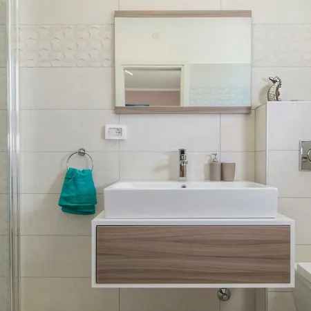 Dina - Disabled Friendly Vila *